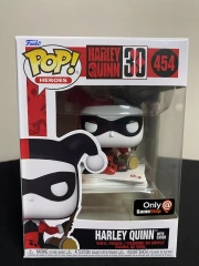 Funko Pop! Heroes: Harley Quinn 30 - Harley Quinn with Cards  454 - Gamestop Exclusive